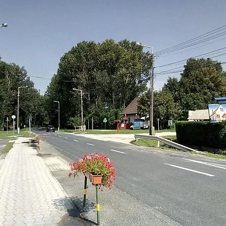 F 106 Vendeghaz * Fertőhomok